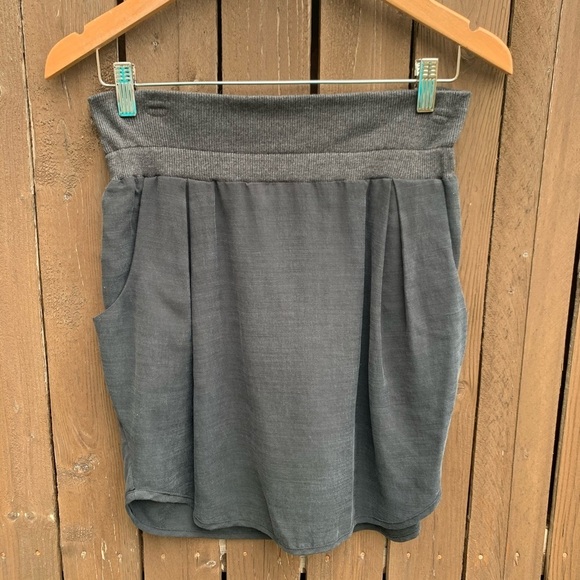 James Icon | Grey Mini Skirt Size P - Picture 2 of 8